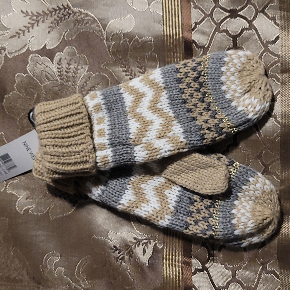 Nine West mittens